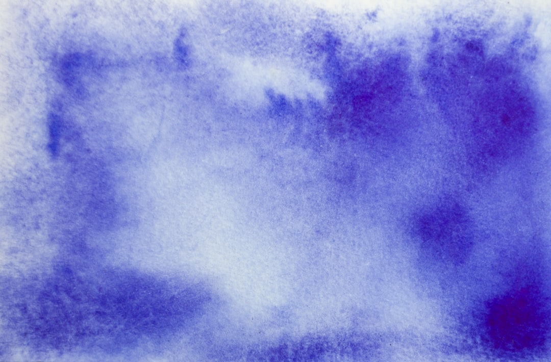 Chocoladevlekken in kleding snel en slim verwijderen in het huishouden