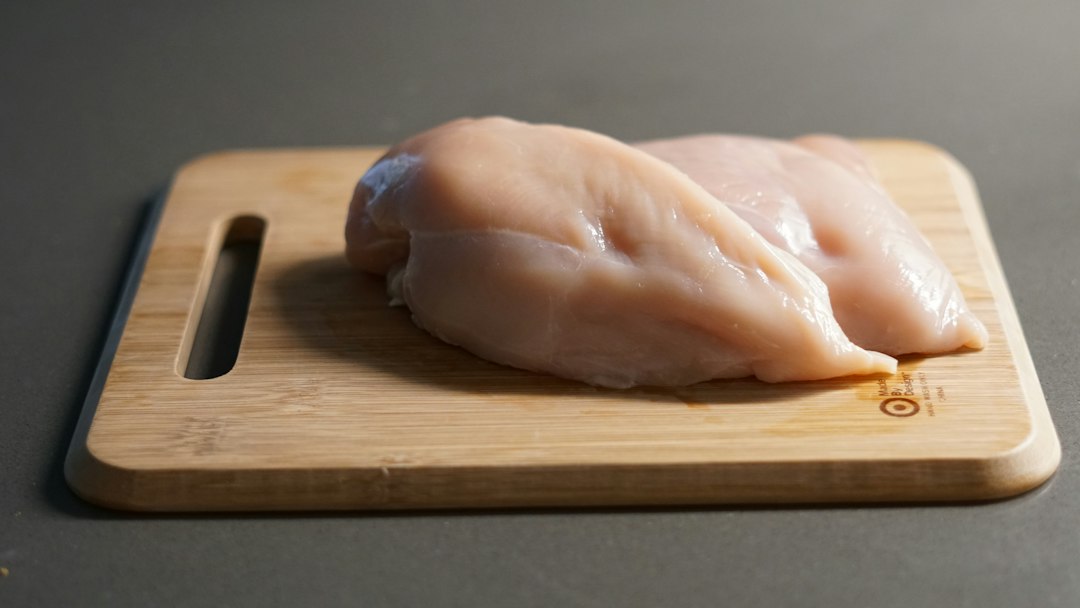 Kipdijfilet in de airfryer: zo bak je hem sappig en knapperig