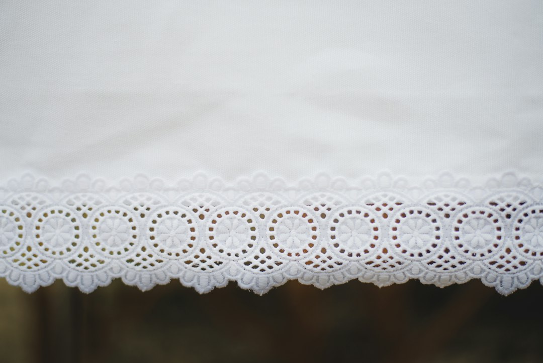 Tafelkleed borduren: zo pak je het aan en waar let je op